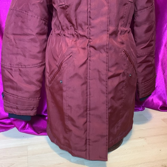 Vero moda burgundy HEAVY jacket. Thick and warm. Size xs. Removable fure - Picture 2 of 10